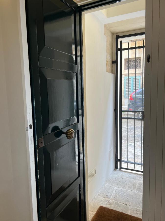 Li Turnisi Apartment Lecce Exterior photo